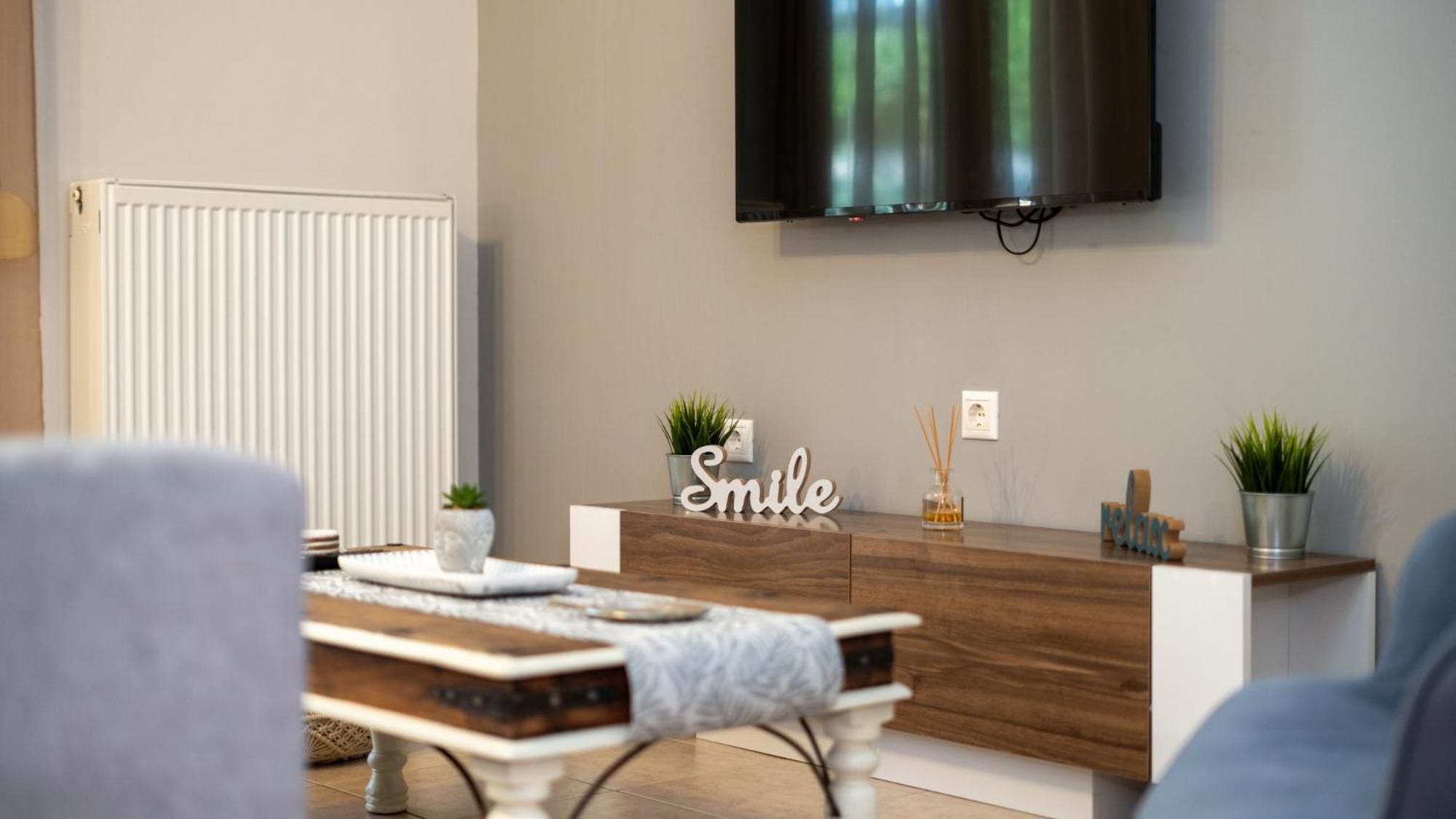 I & G Family Apartment Калампака Екстериор снимка